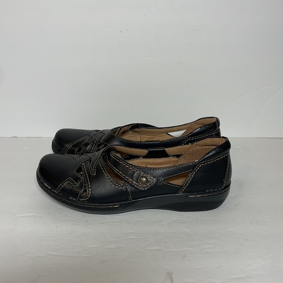 Clarks Women’s Evianna Peal Leather Flat Shoes Black 8 - Picture 2 of 8